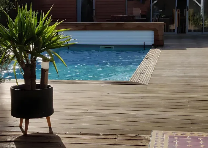 Maison Indépendante Avec Piscine Et Jardin à Mérignac, à 15 Min Du Centre De Bordeaux Сasa de vacaciones *
