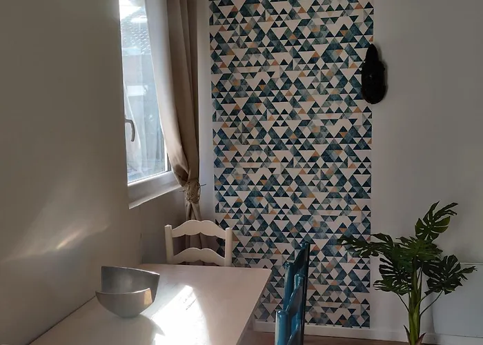 Сasa de vacaciones Maison Indépendante Avec Piscine Et Jardin à Mérignac, à 15 Min Du Centre De Bordeaux