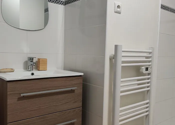 Сasa de vacaciones Maison Indépendante Avec Piscine Et Jardin à Mérignac, à 15 Min Du Centre De Bordeaux Mérignac